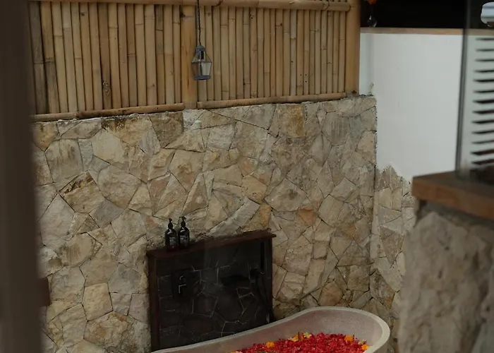 Marangga Villas-romantic Valley View & Private Pool Villa